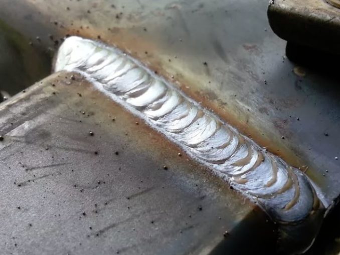 дефекты сварных швов непровар. электрохимическая коррозия стальной трубы. сварка алюминия tig дефекты. некачественная сталь. некачественная сталь.